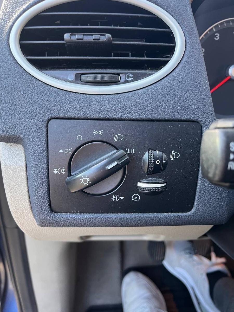 Ford Focus 2005 — photo 5