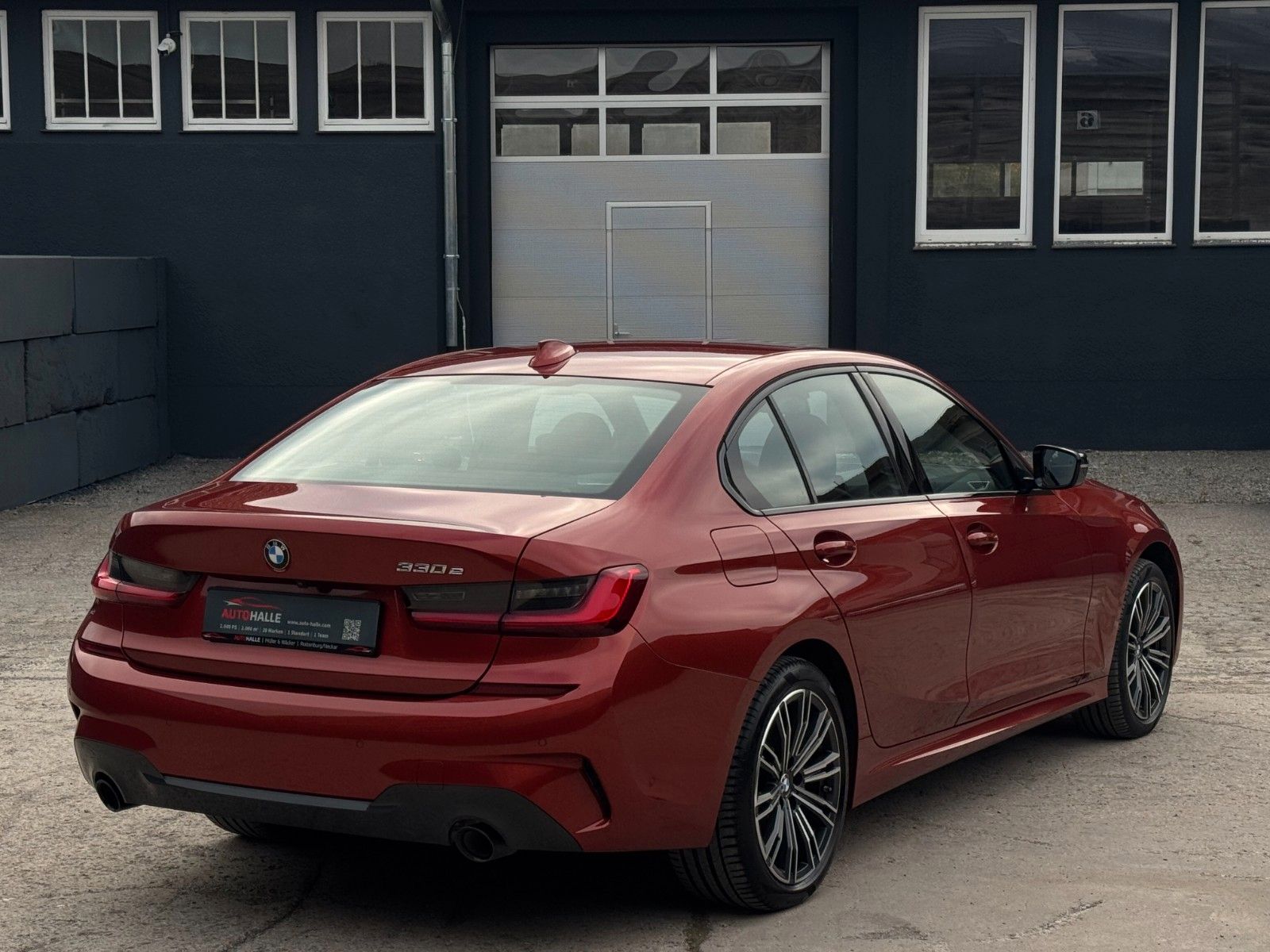 Fahrzeugabbildung BMW 330e M Sport Akustik Laser DrProf. 360° H&K HuD