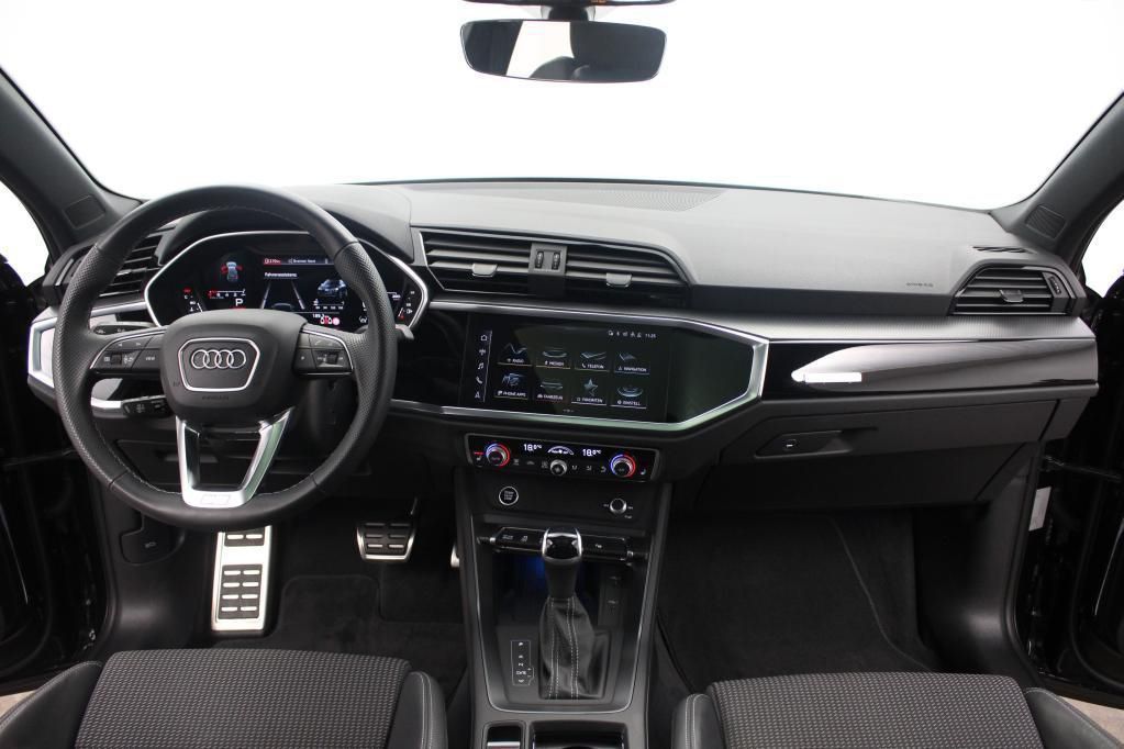 Audi Q3 S line quattro 2.0 40 TFSI AHK*Pano*PDC*RFK