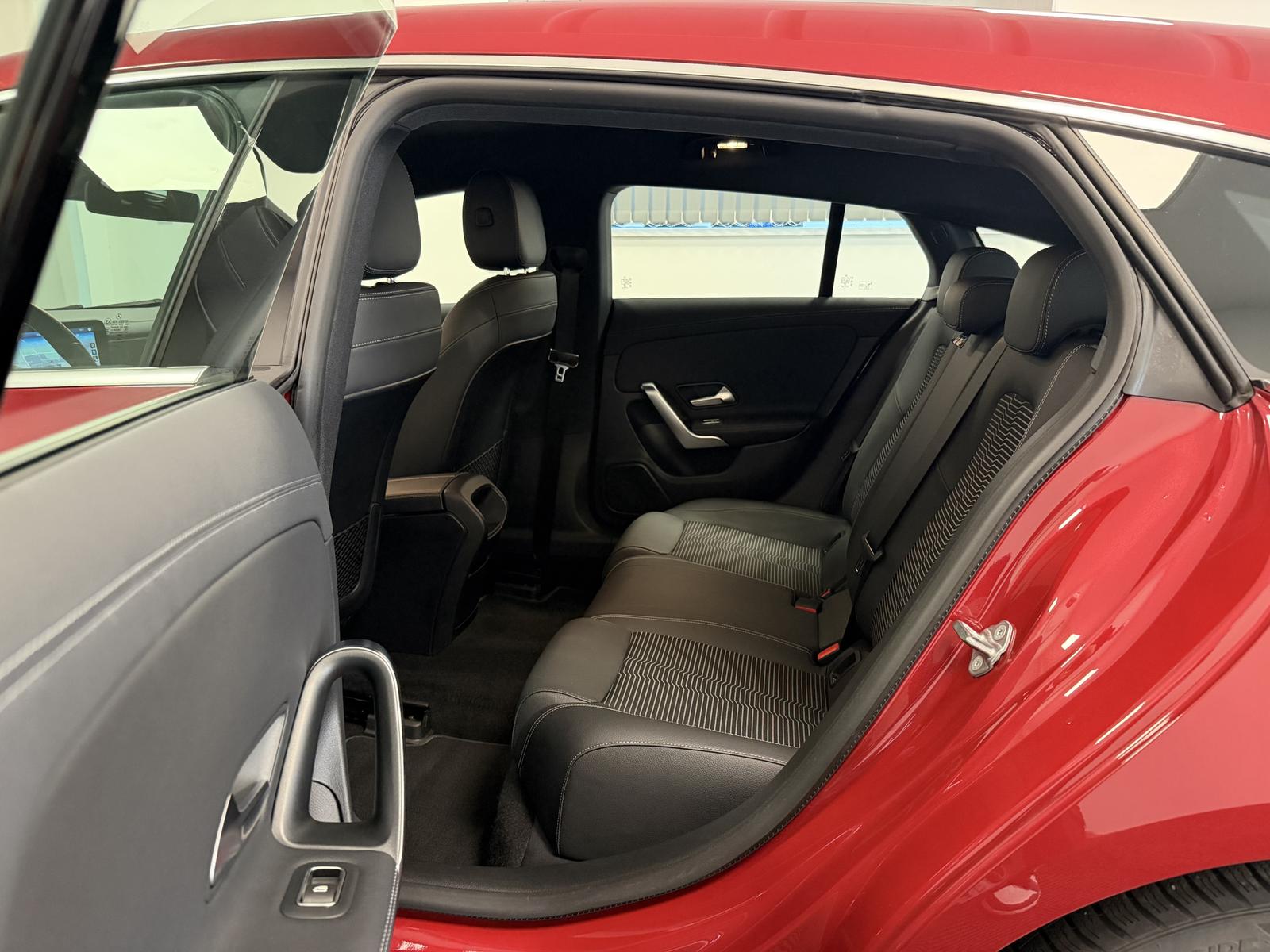 Mercedes-Benz CLA Aut. Standheiz. Distr.+, миниатюра 17