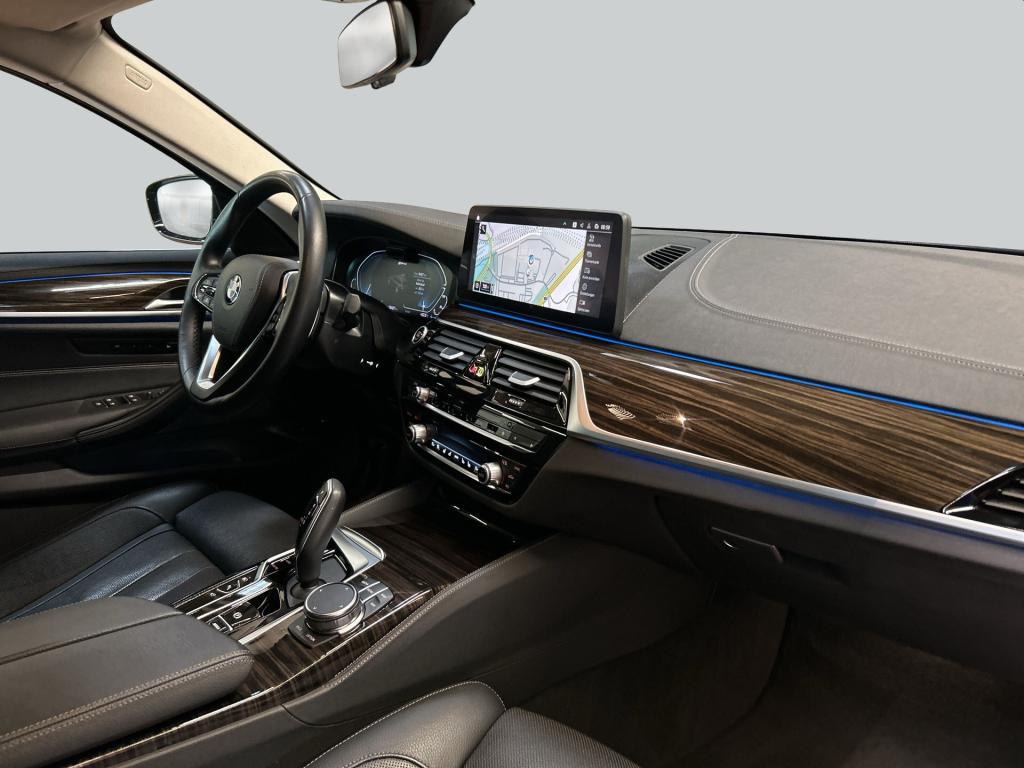 BMW 530e xDrive Touring Aut. Luxury Line, AHK, PD
