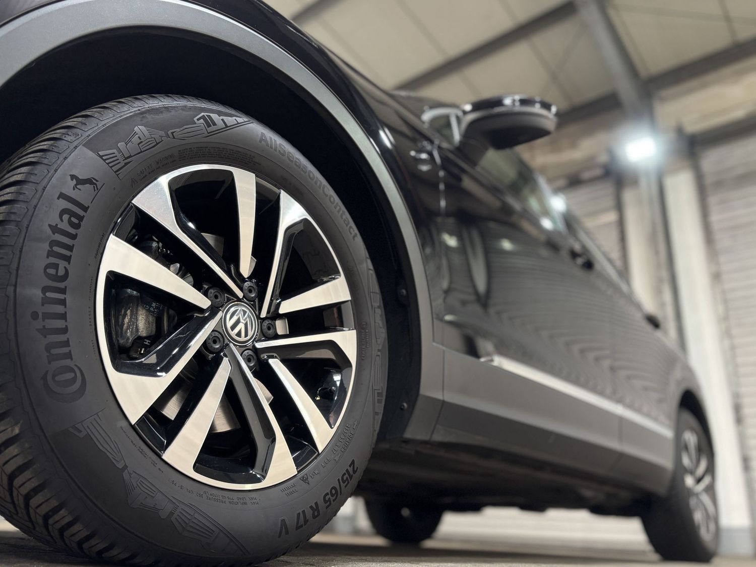 Fahrzeugabbildung Volkswagen Tiguan 1.5 TSI IQ.DRIVE#DSG#LED#ACC#Spur#Keyless