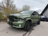 Dodge RAM 1500 HEMI 5.7L CREW CAB SPORT HOCH & BREIT - Dodge RAM: Grün