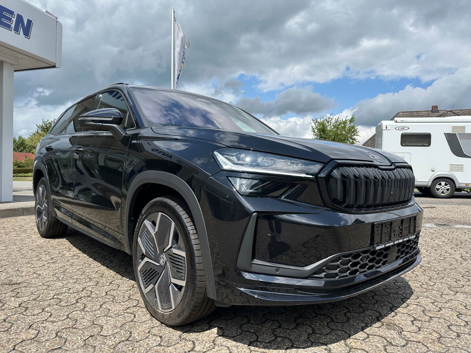 Fahrzeugabbildung SKODA Kodiaq 1.5 TSI Sportline DSG AHK/Matrix/Navi/ACC