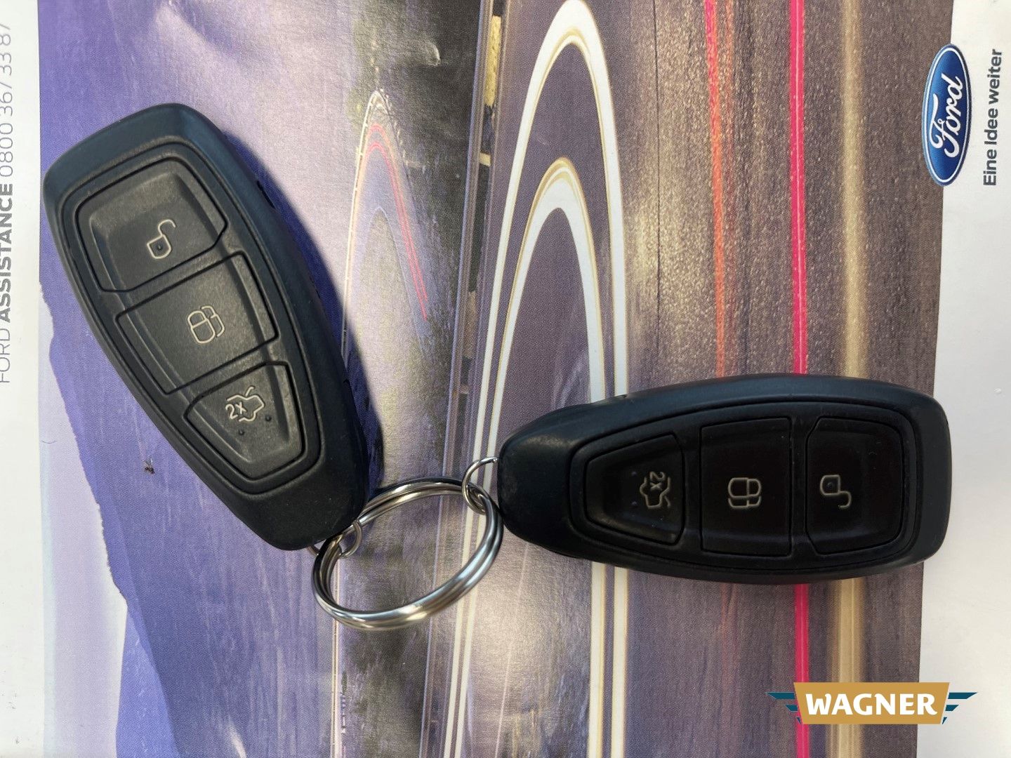 Fahrzeugabbildung Ford Grand C-Max Titanium 7-Sitzer Automatik