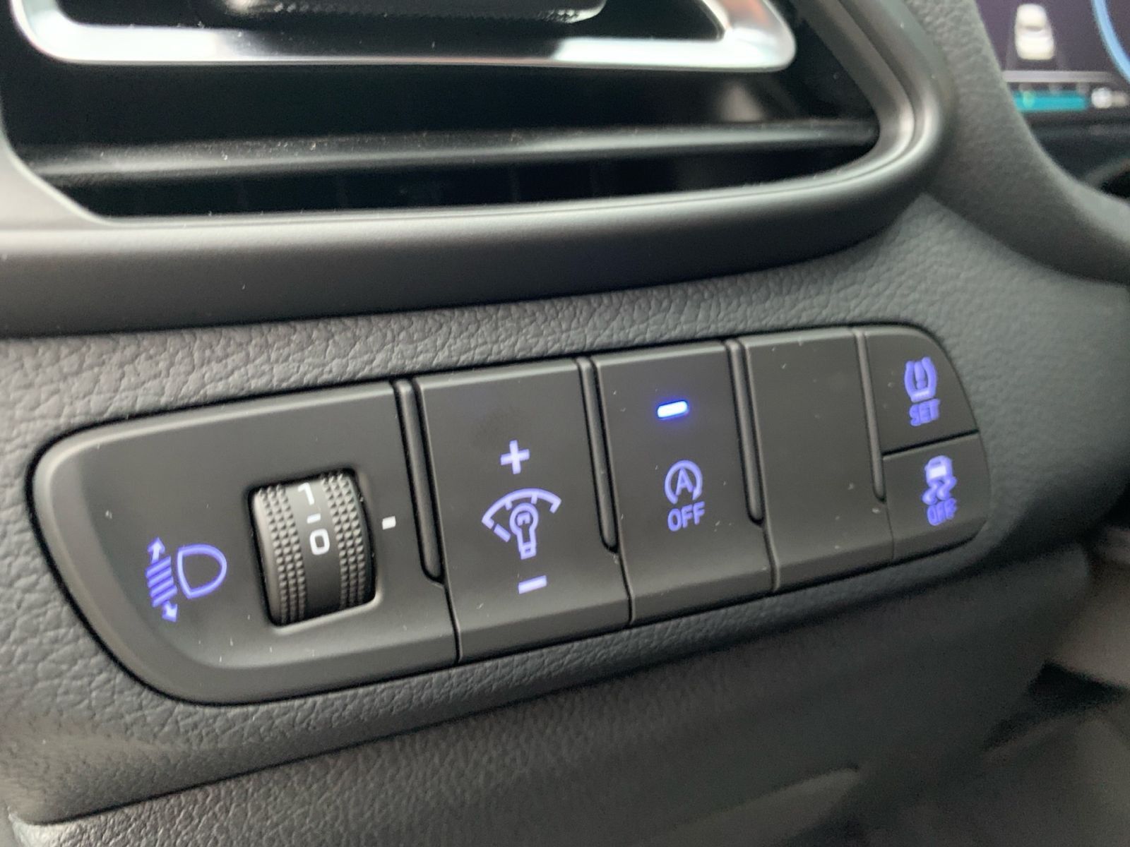Fahrzeugabbildung Hyundai i30 Kombi 1.0 T-GDI 7-DCT Advantage LED Navi