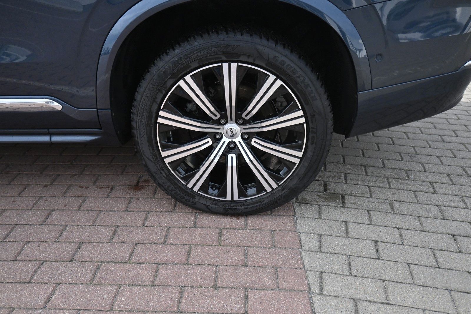Fahrzeugabbildung Volvo XC90B5 D Plus Bright AWD*360°*Alarm*FSHZG*STHZG*