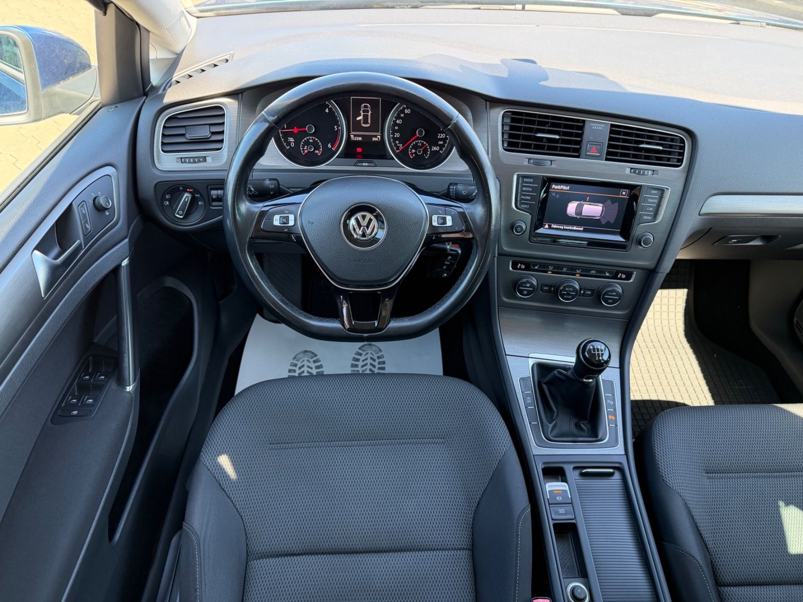 Fahrzeugabbildung Volkswagen Golf VII Lim. Comfortline|Navi|Shz|PDC|2.Hand