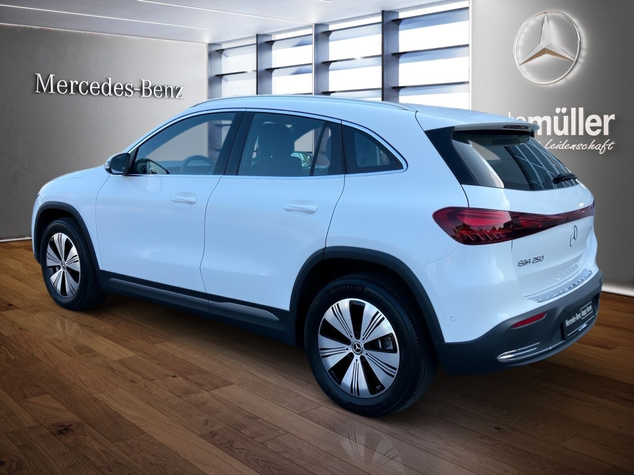 Fahrzeugabbildung Mercedes-Benz EQA 250 BONUS+AHK+KAMERA+LENKRADHEIZ+AMBIENTE+
