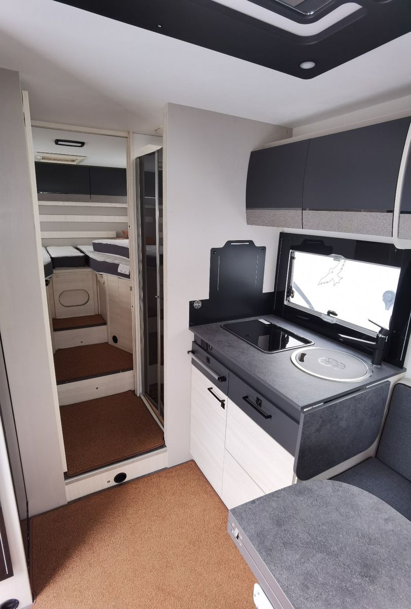 Fahrzeugabbildung Challenger 337 GA Graphite Ultimate