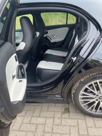 Bild 9 Mercedes-Benz A 220 A -Klasse A 220 d