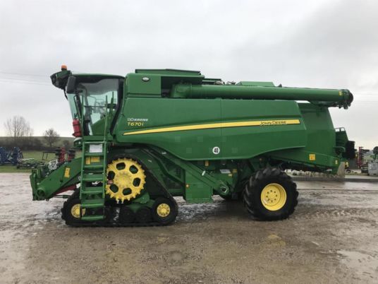 John Deere T670