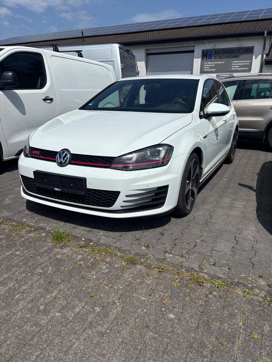 Volkswagen Golf VII Lim. GTI Performance BMT