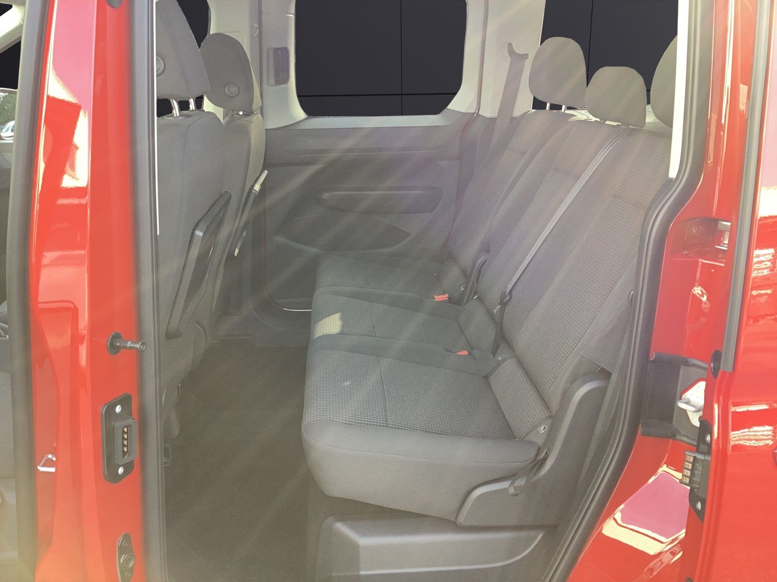 Fahrzeugabbildung Volkswagen Caddy TDI AHK LED KLIMA SHZ LICHT SICHT