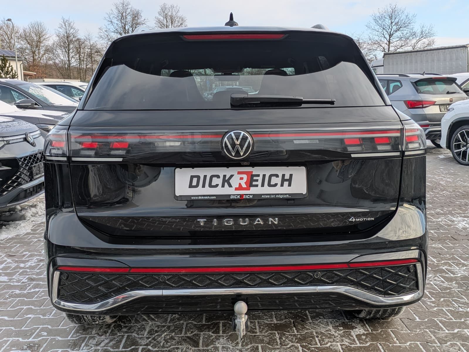 Fahrzeugabbildung Volkswagen Tiguan 2.0 TDI 4M R-Line PANO*H&K*AHK*MATRIX*20"
