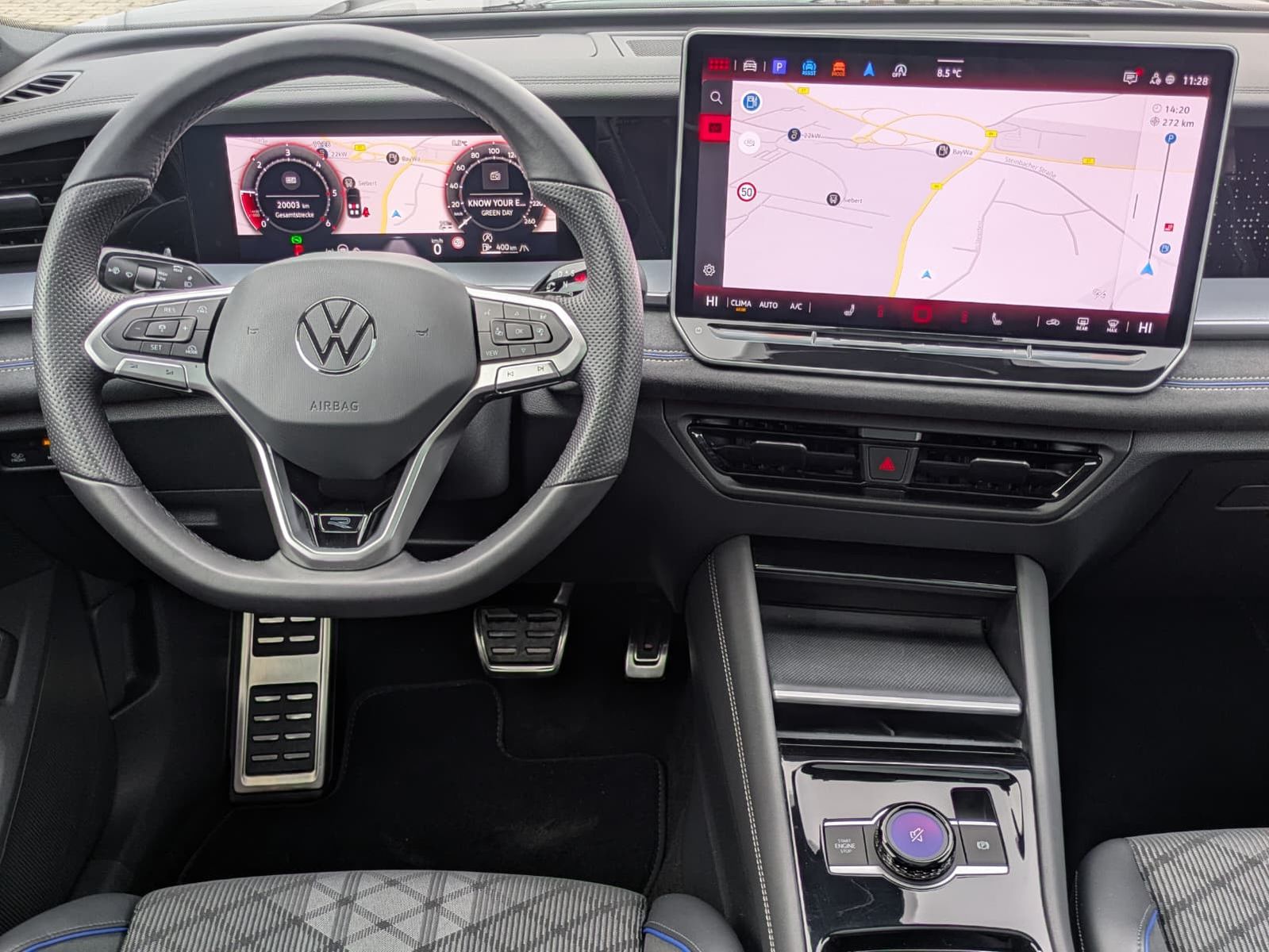 Fahrzeugabbildung Volkswagen Tayron 2.0 TDI 4M R-Line 7Si*MATRIX*AHK*PANO*HUD