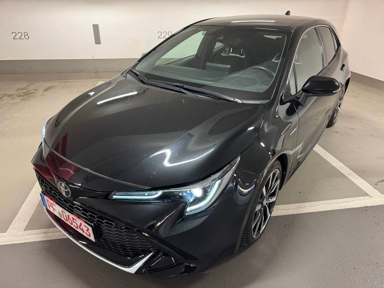 Toyota Corolla Hybrid GR Sport Black Edition imagem 2