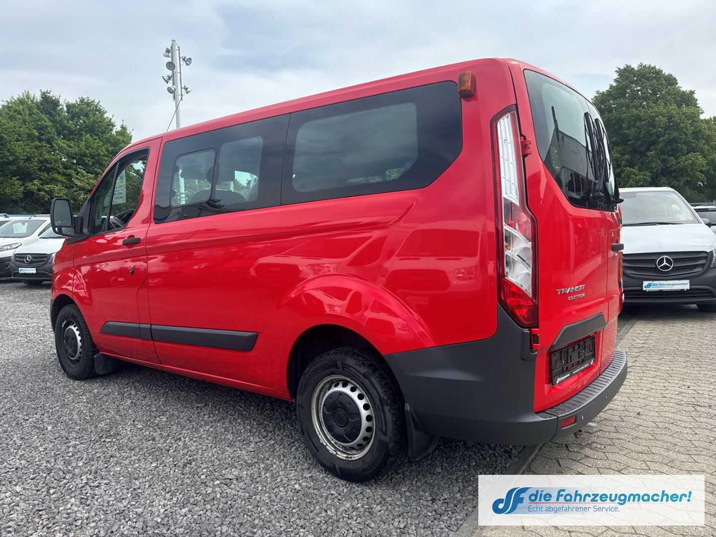 Fahrzeugabbildung Ford Transit Custom Kombi 300 L1 2.2 TDCi *4038 *EXPO