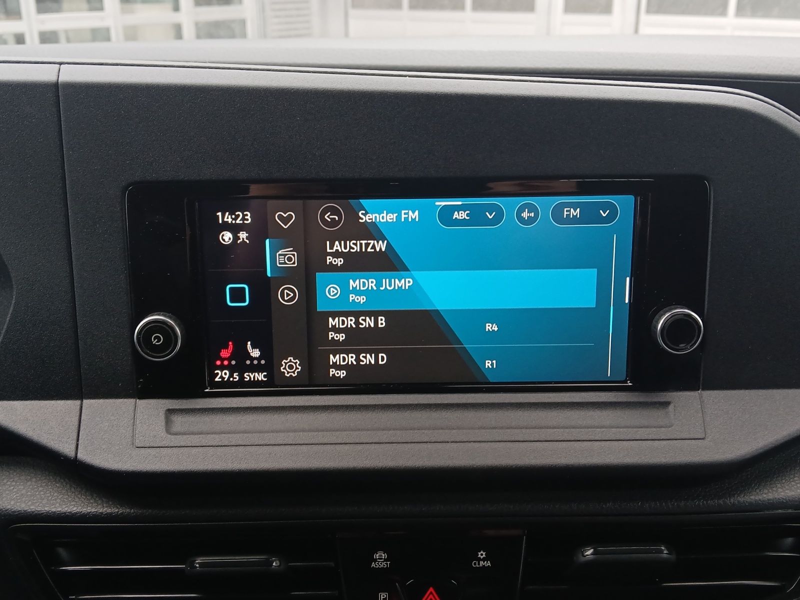 Fahrzeugabbildung Volkswagen Caddy Kasten TSI Basis AHK Klima RFK SH