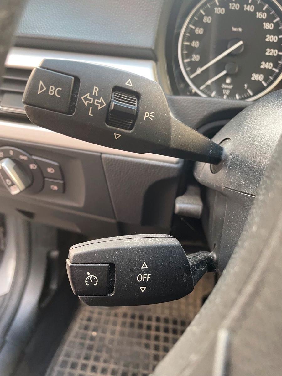 BMW 320 2011 — photo 11