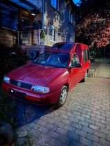 Volkswagen Behindertentransporter Auto mit Auffahrrampe - Volkswagen Caddy aus 1998