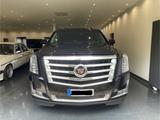 Cadillac Escalade 6.2 V8 Platinum Autom. Schiebedach 7 Si - Cadillac aus 2015