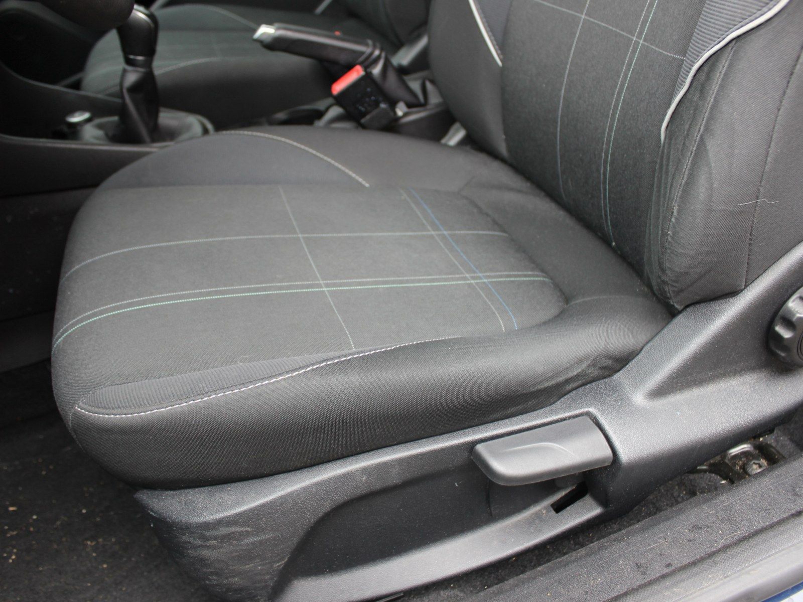 Fahrzeugabbildung Ford Fiesta Cool & Connect 1,1