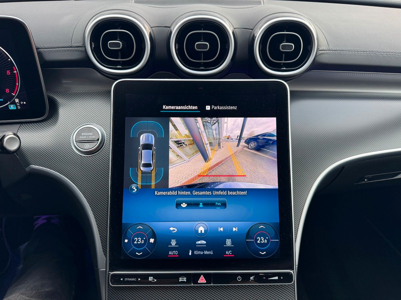 Fahrzeugabbildung Mercedes-Benz C 300d AMG+AHK+RFK+Ambiente+Night+SportfahrW