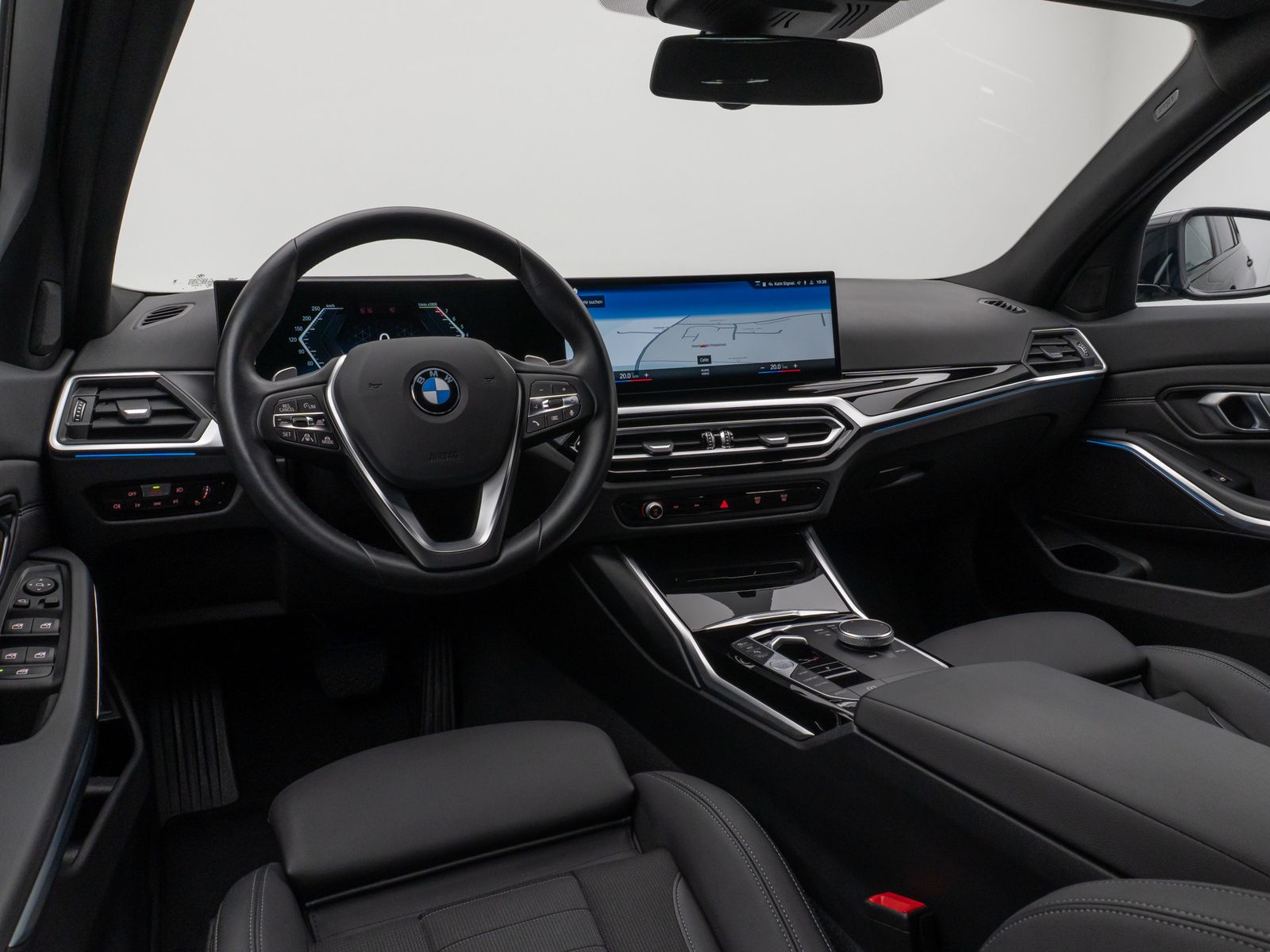 Fahrzeugabbildung BMW 330i Komfort 360°HUD DAB HiFi Sport Memory18Zoll