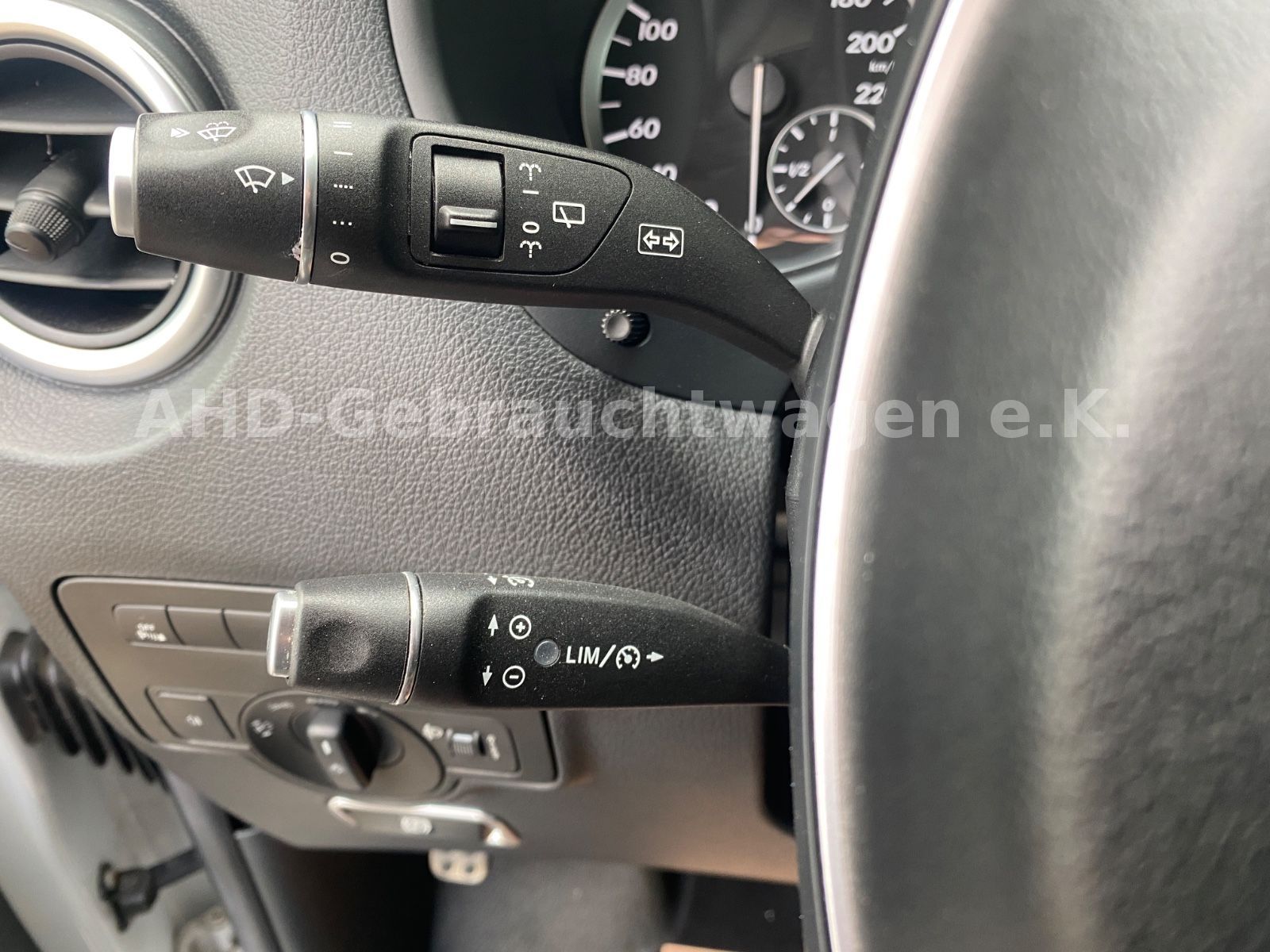 Fahrzeugabbildung Mercedes-Benz Vito Tourer 114/116/119 CDI Edition lang