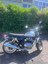 Royal Enfield Interceptor 640 - ROYAL ENFIELD NAKED BIKE