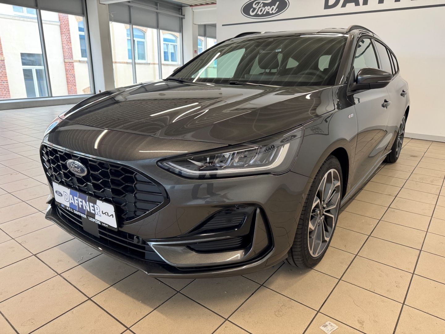 Fahrzeugabbildung Ford Focus Turnier ST-Line X B&O 18'' LED ACC Kamera