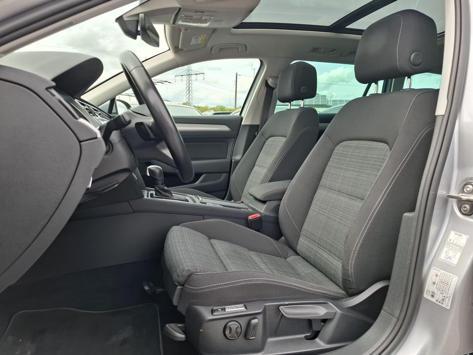 Fahrzeugabbildung Volkswagen Passat 2.0 TDI Business DSG PANO*AHK*ACC*KAMERA