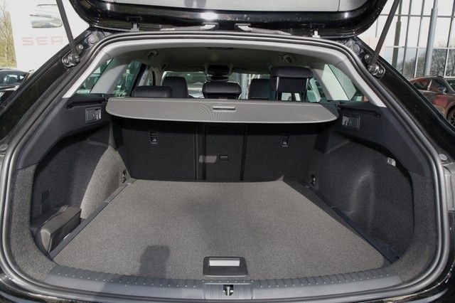 Fahrzeugabbildung SEAT Leon Sportstourer 2.0 TDI FR *LED*NAVI*SHZ*ACC*