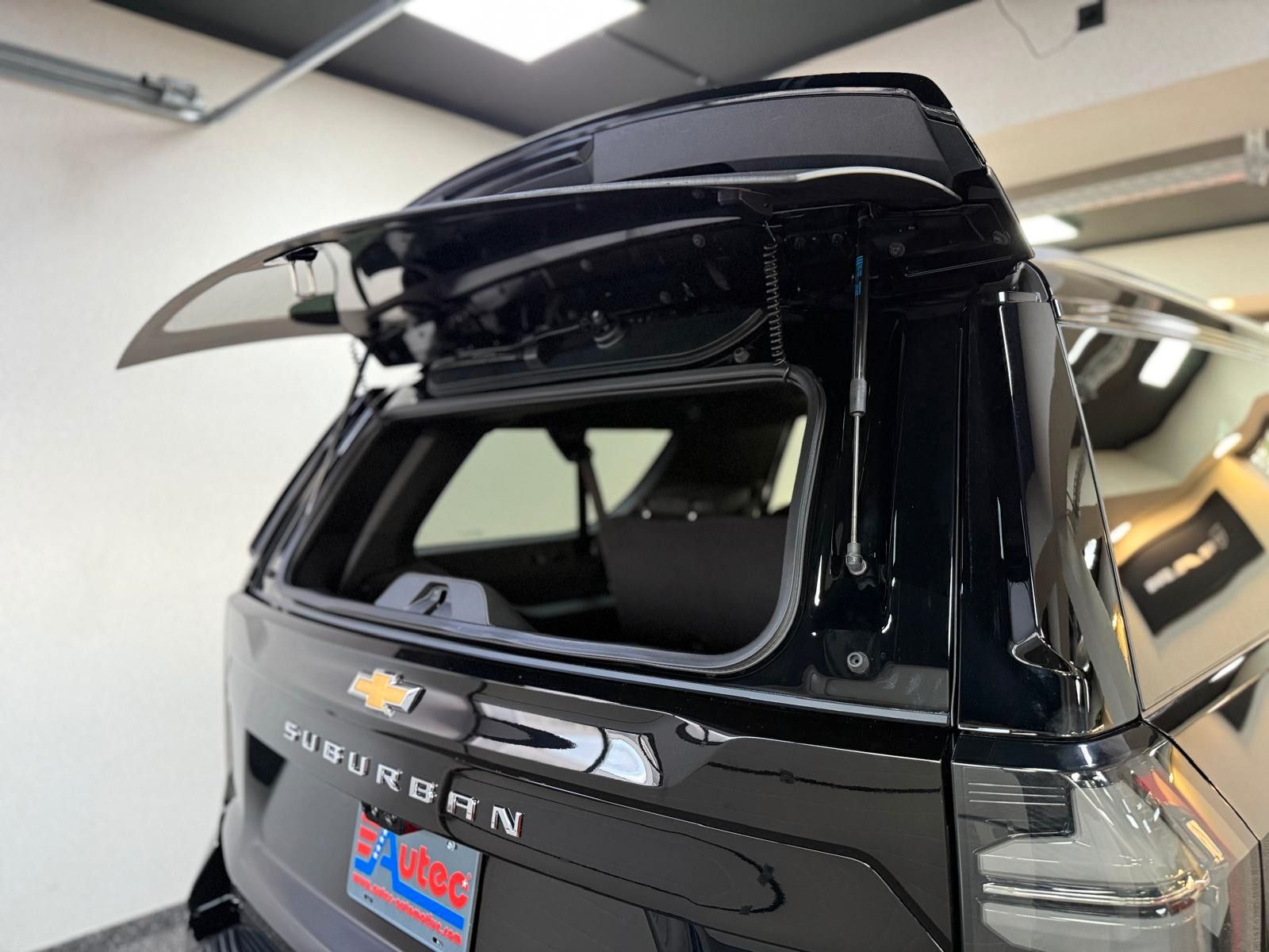 Fahrzeugabbildung Chevrolet 2026 SUBURBAN HIGH COUNTRY 24"-PANORAMA