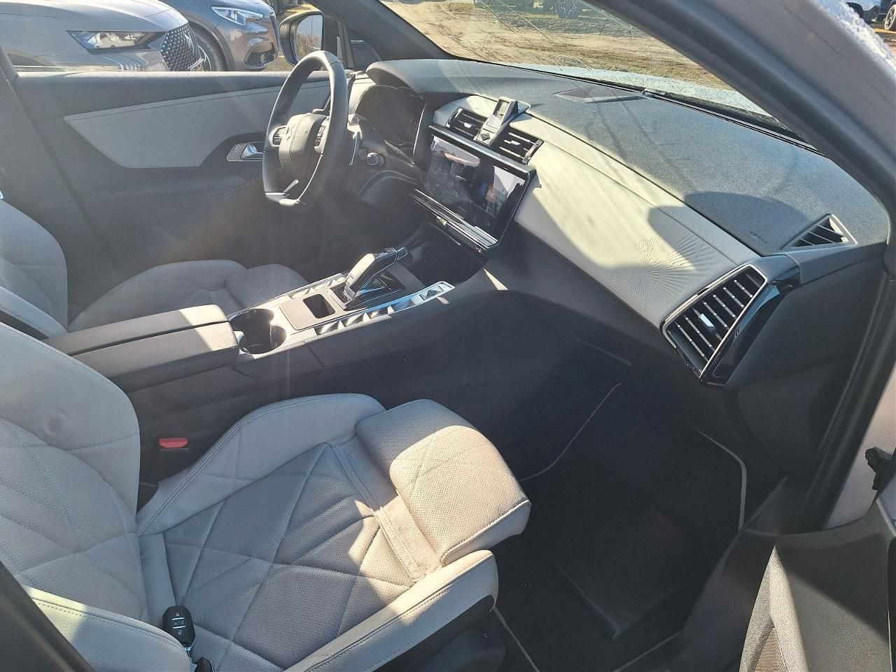 Fahrzeugabbildung DS Automobiles DS7 BlueHDi 130 EAT8 Esprit de Voyage Focal