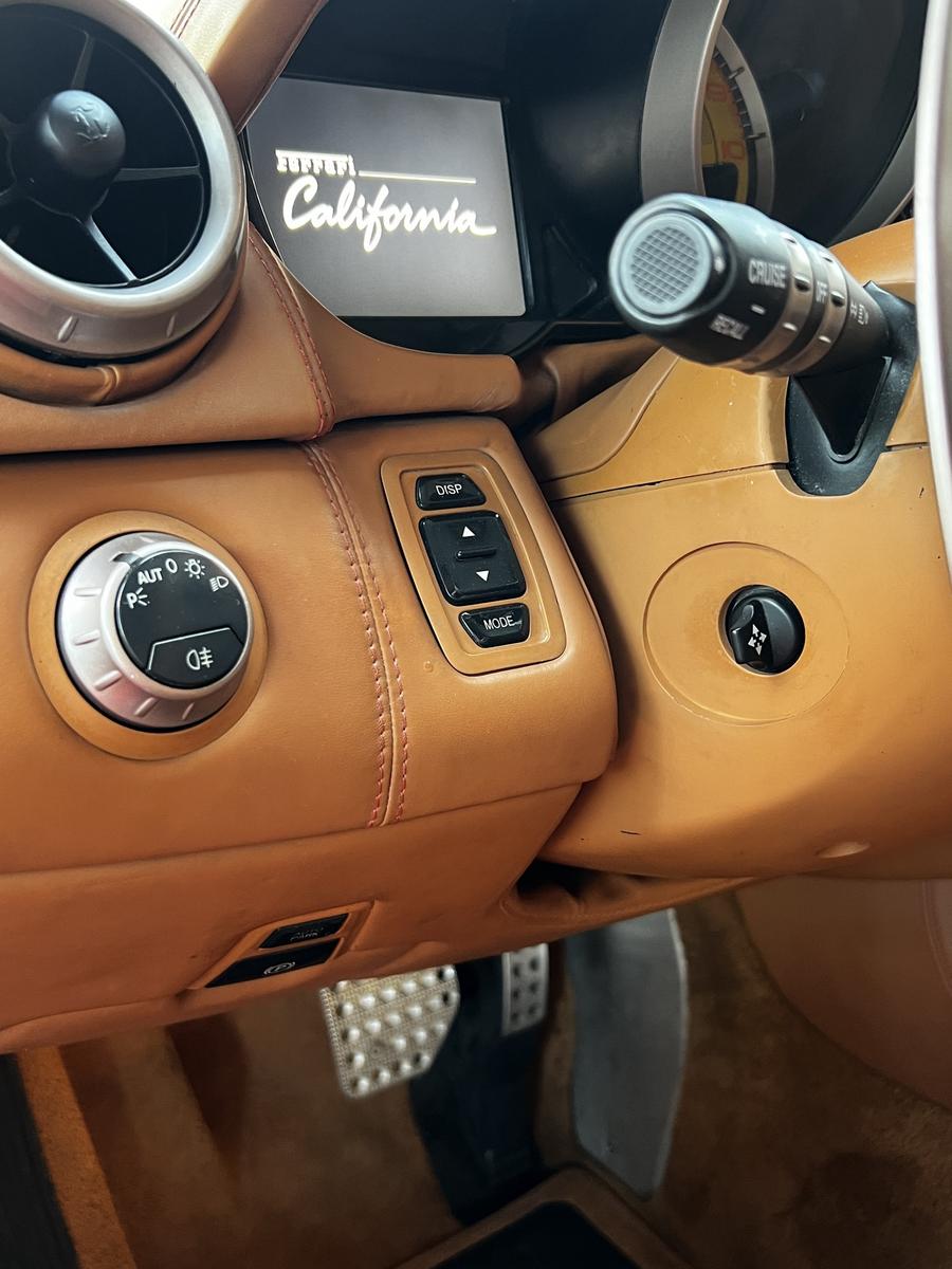 FERRARI CALIFORNIA F1 CAM / GPS / LED / | 489 ch | BVA