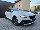 Volvo V40 Cross Country Momentum*PANO*NAVI*CAM*LED* - Volvo V40 Cross Country: Momentum
