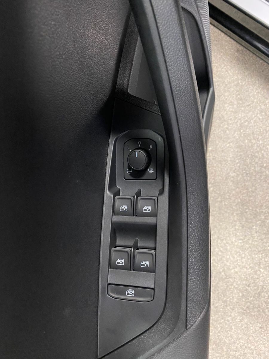 Fahrzeugabbildung SKODA Karoq 1.5 TSI DSG Selection+ACC+2030 Garantie+BC