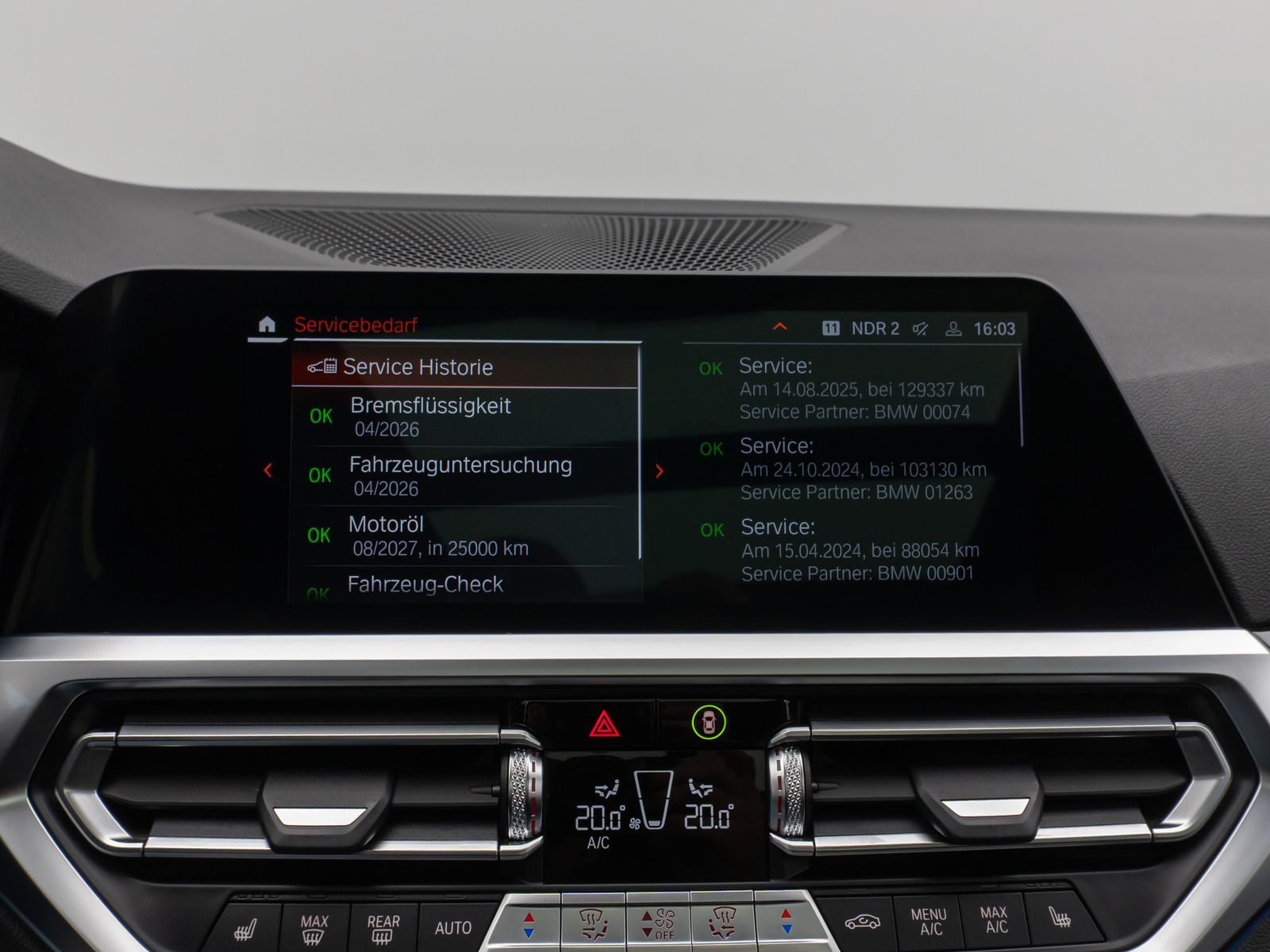 Fahrzeugabbildung BMW 320d xD Sport Line Panorama Laser Kamera HUD DAB