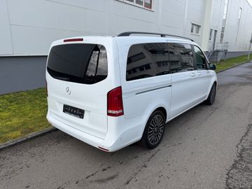 Mercedes V 220 - 10