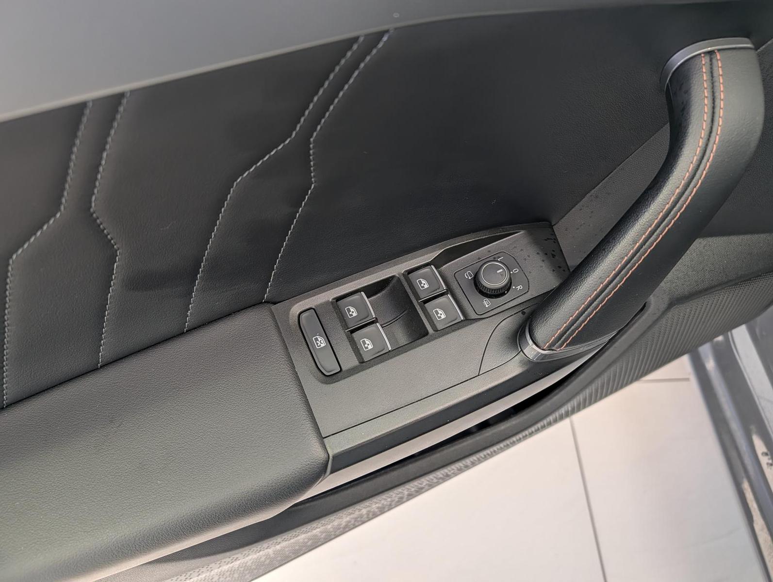 Cupra Leon ST 2.0 TSI DSG VZ 4Drive Matrix Navi AHK AC, миниатюра 22