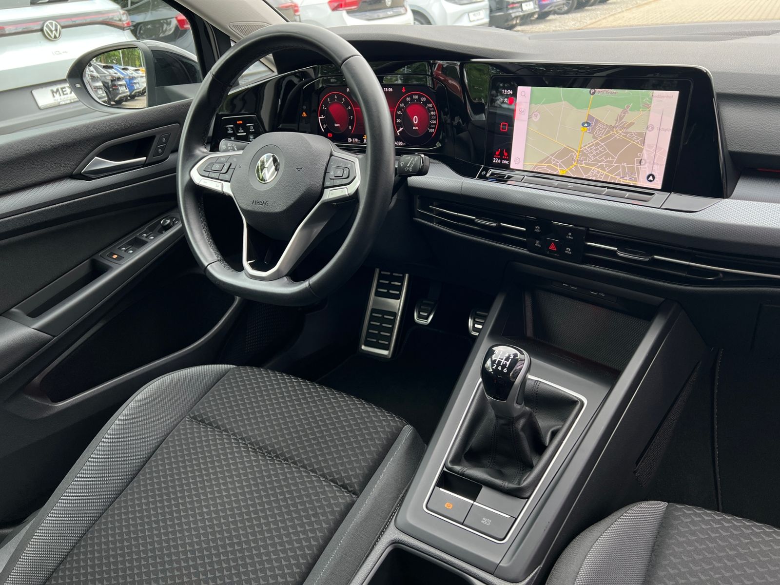 Fahrzeugabbildung Volkswagen Golf VIII Active 1.5 TSI OPF *Garantie, IQ-Drive