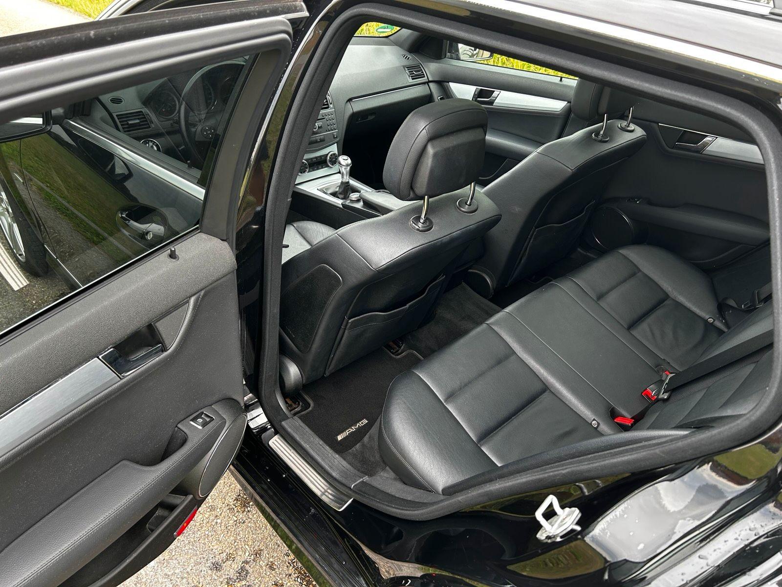 Mercedes-Benz C200 2009 — photo 11