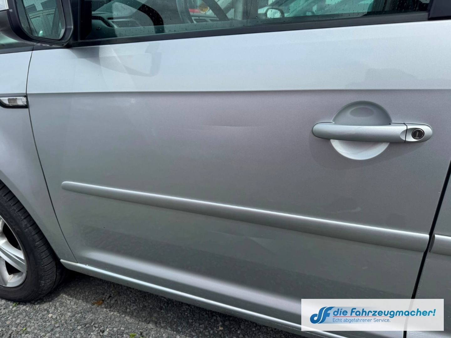Fahrzeugabbildung Volkswagen Caddy Maxi Trendline BMT Mehrzonenklima *EXPORT