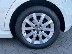 Fahrzeugabbildung Mercedes-Benz A 180 Style LED Navi Einparkhilfe Sitzhzng. 16"