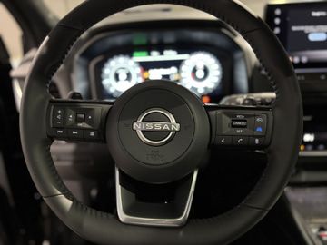 Fotografie 18 des Nissan Qashqai 1.3 DIG-T 4x4 MHEV Xtronic Tekna Pano Bo