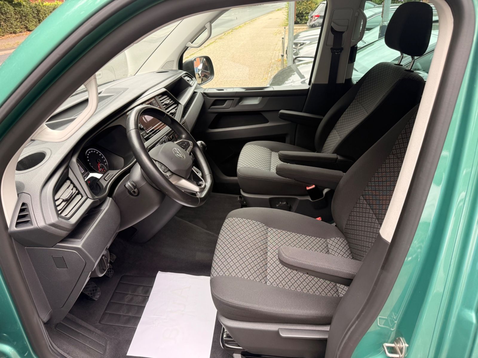 Volkswagen T6.1 Multivan 2,0 TDI FWD Family SZH Kamera AHK foto 11