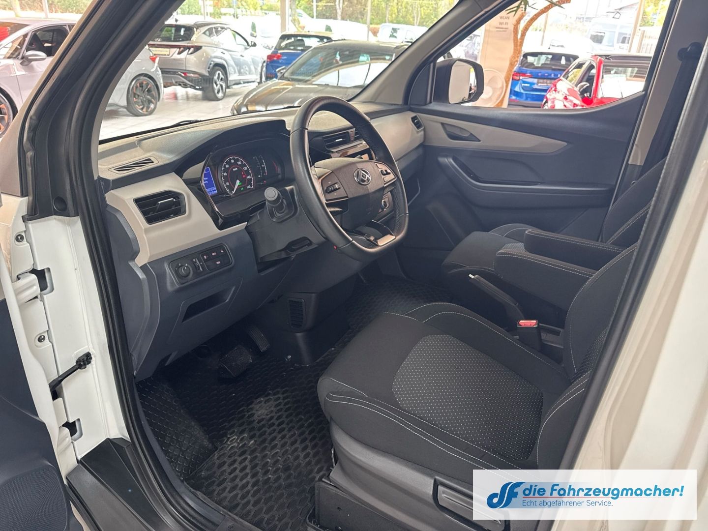 Fahrzeugabbildung Maxus eDeliver3 Kasten L1H1 Apple CarPlay Android Auto