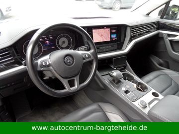 Volkswagen Touareg - 11